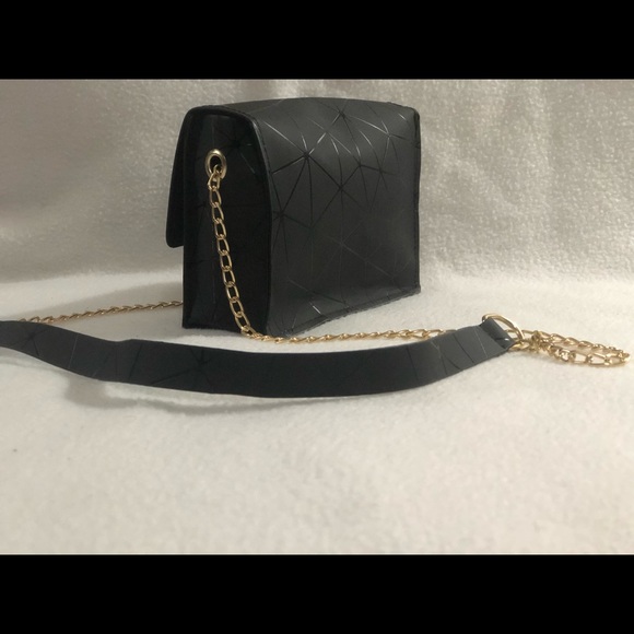 Abstract black crossbody bag - Picture 4 of 6